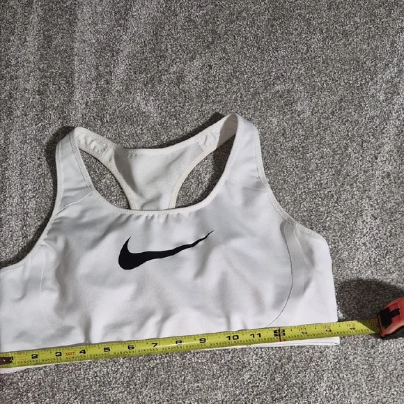 Nike Women's White and Black Sports Bra - Picture 6 of 6